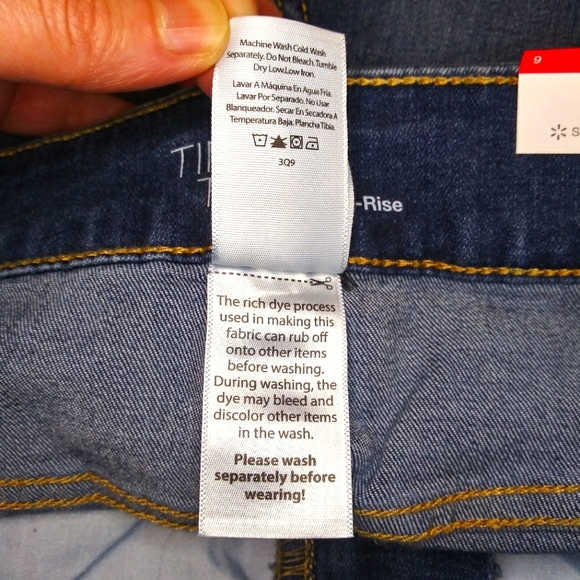 Time And Tru Mid Rise, Dark Wash Distressed Frayed Hem 10"Inseam Jean Shorts - Picture 8 of 9